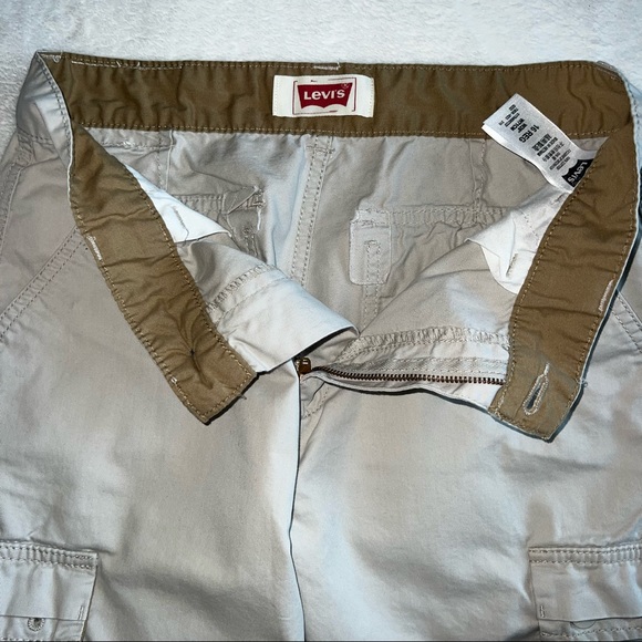 Levis big boys light khaki cargo shorts size 16. Lightweight. - Picture 3 of 3
